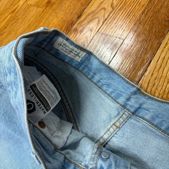 Levi’s 501 Shorts - Picture 3 of 4